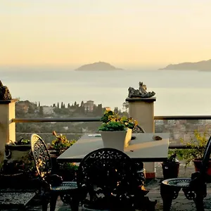 3* Bed & Breakfast Il Golfo Artisti E Poeti Thea